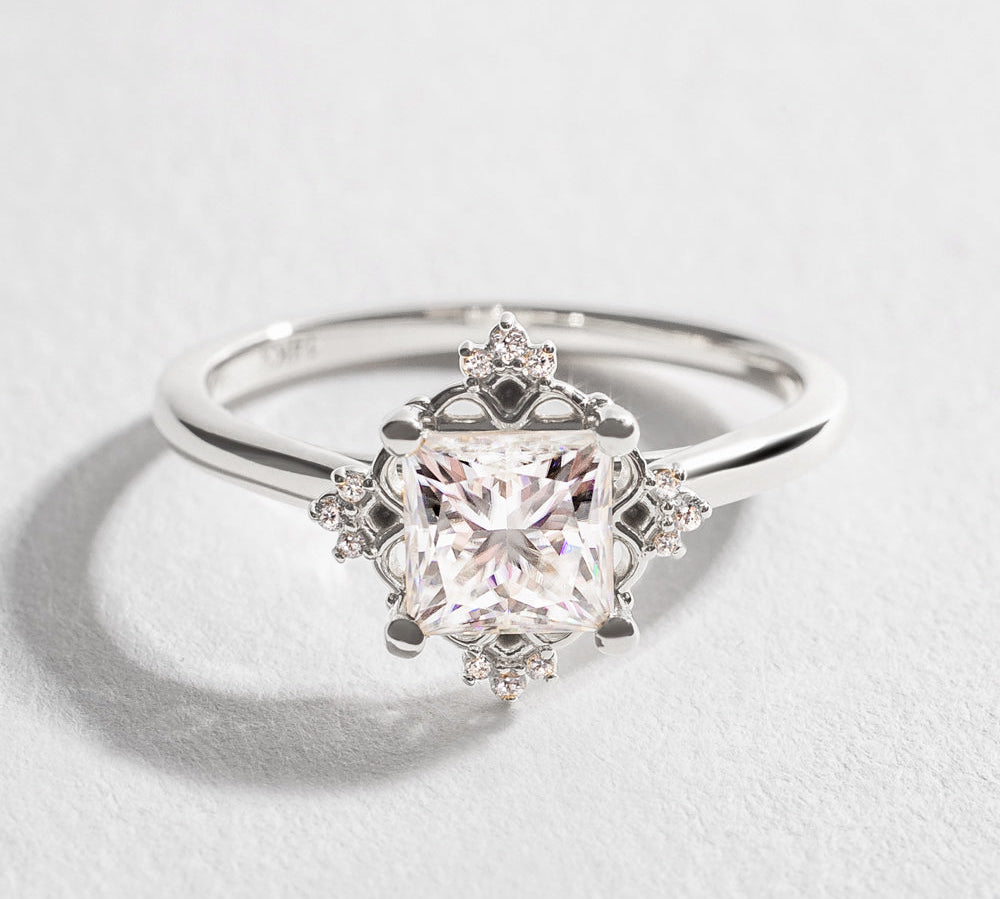 ENCHANTED HALO ENGAGEMENT RING | 14K GOLD & MOISSANITE