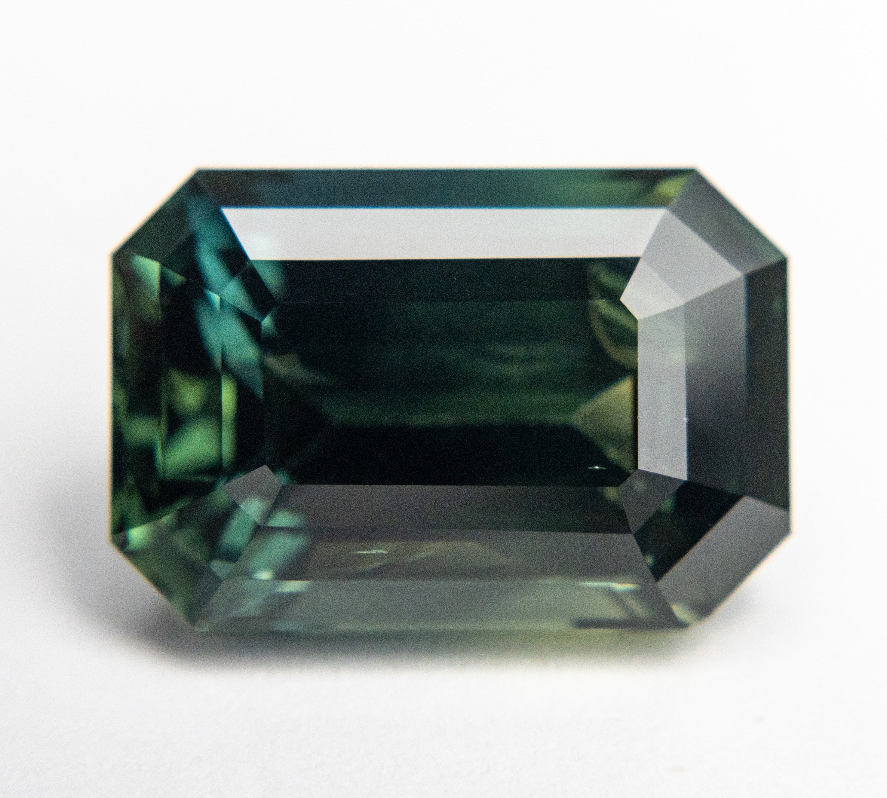 10.60ct 14.13x9.70x7.56mm Cut Corner Rectangle Step Cut Sapphire 18972-01 - Misfit Diamonds