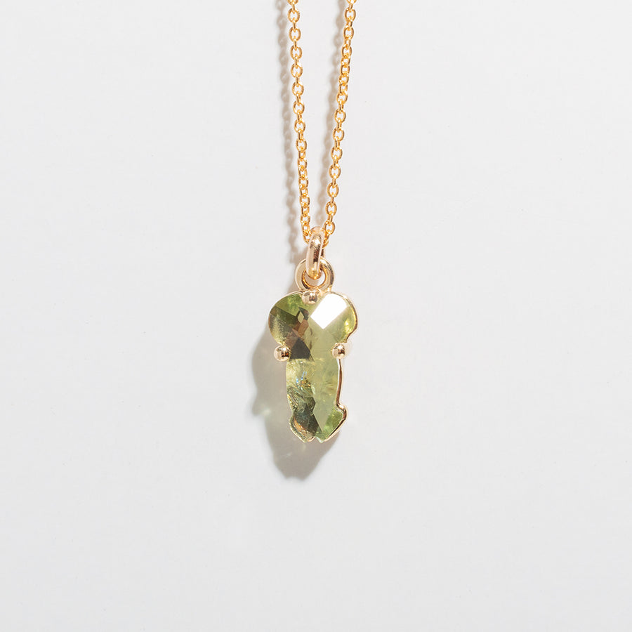 ONE OF A KIND GREEN SAPPHIRE GOLDEN MEMBER NECKLACE | GOLD