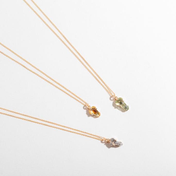 ONE OF A KIND ORANGE SAPPHIRE GOLDEN MEMBER NECKLACE | GOLD