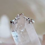 CLIMBING VINES WEDDING BAND