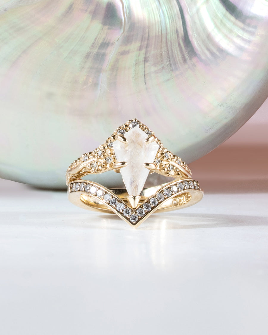 PAVE CHEVRON STACKING RING | 14K GOLD & WHITE DIAMOND