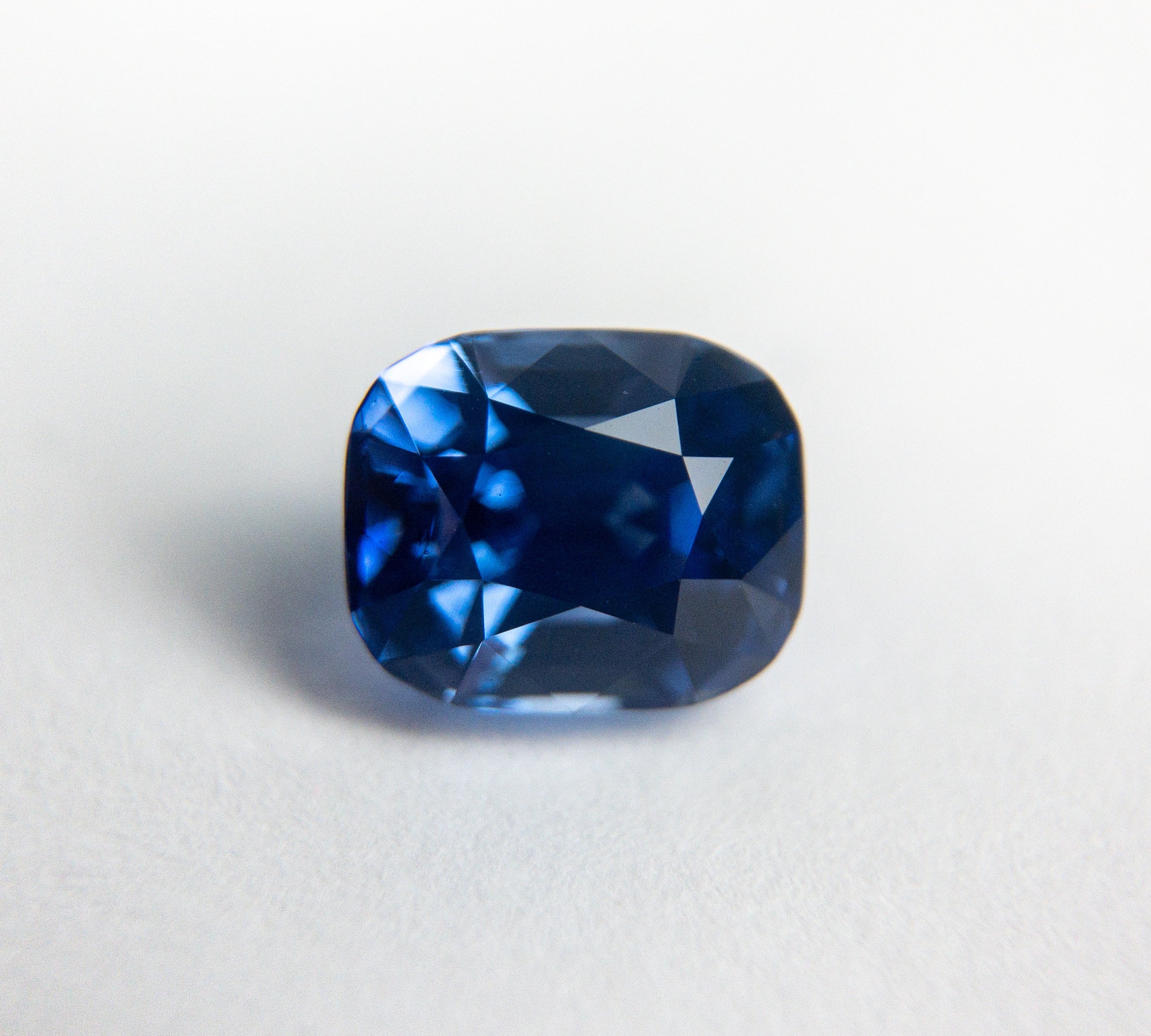 1.79ct 6.92x5.77x4.84mm GIA Cushion Brilliant Sapphire 18997-01 - Misfit Diamonds