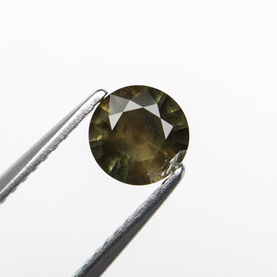 0.71ct 5.68x5.63x3.36mm Round Brilliant Sapphire 22698-02
