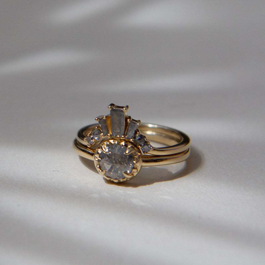 CROWN CONTOUR WEDDING BAND | 14K GOLD | SALT & PEPPER DIAMONDS