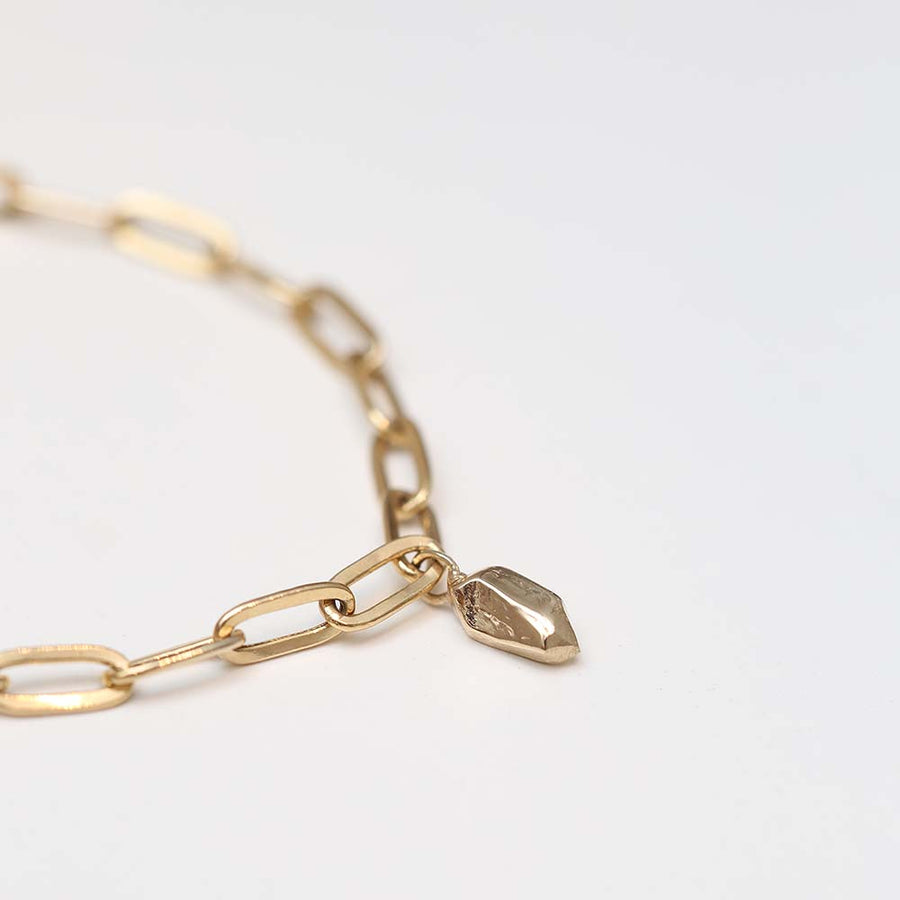 PAPERCLIP BRACELET WITH CRYSTAL POINT CHARM | 14K GOLD
