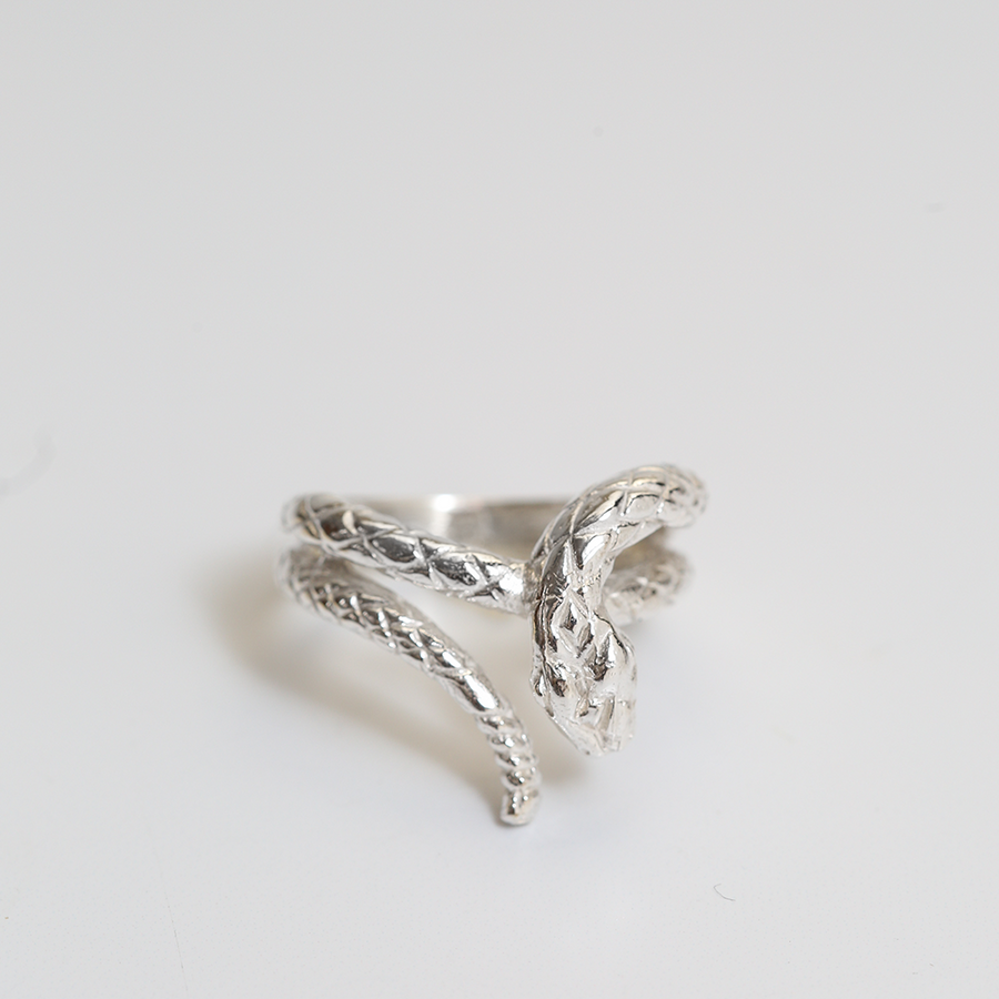 VINTAGE COILED SERPENT RING | SILVER